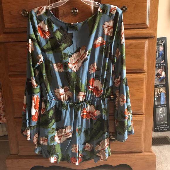 HP🎉 NWOT 🌺 Floral Boutique Romper- size M - Picture 7 of 7